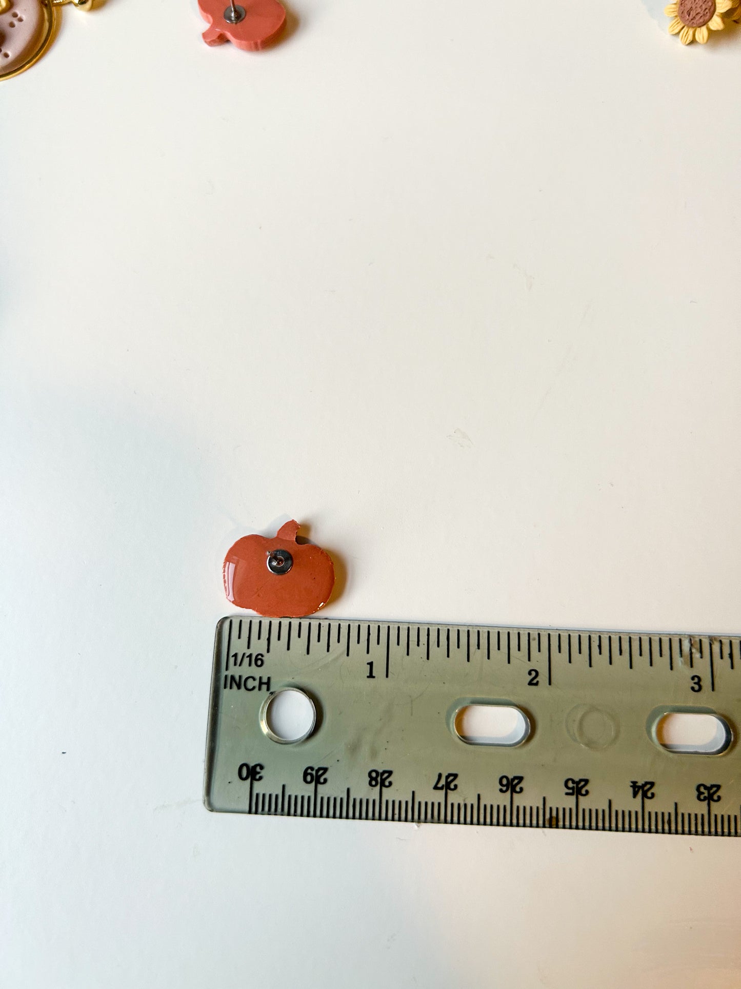 Large Jack-o-lantern studs