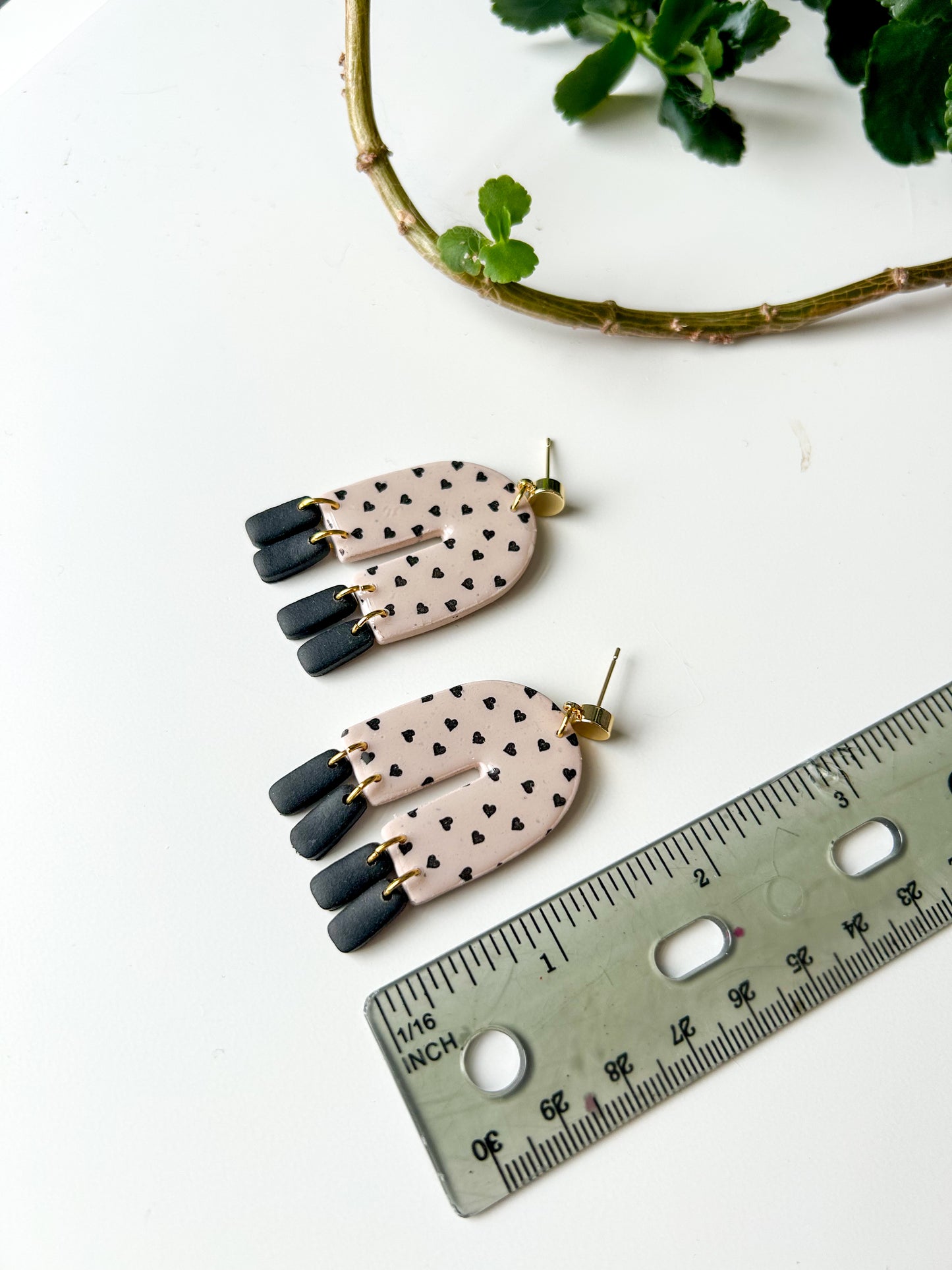 Black Heart Fringe Arches