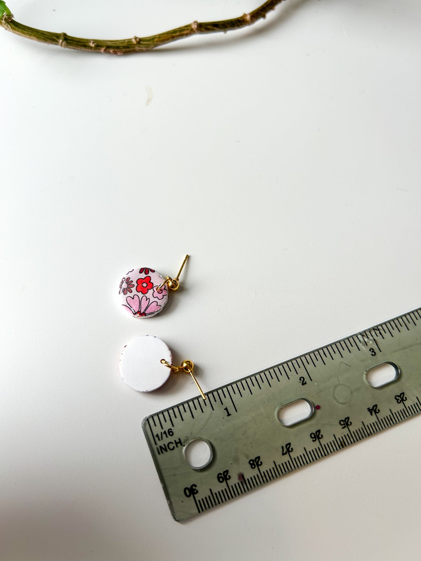 Retro Valentines Day Circle Dangles