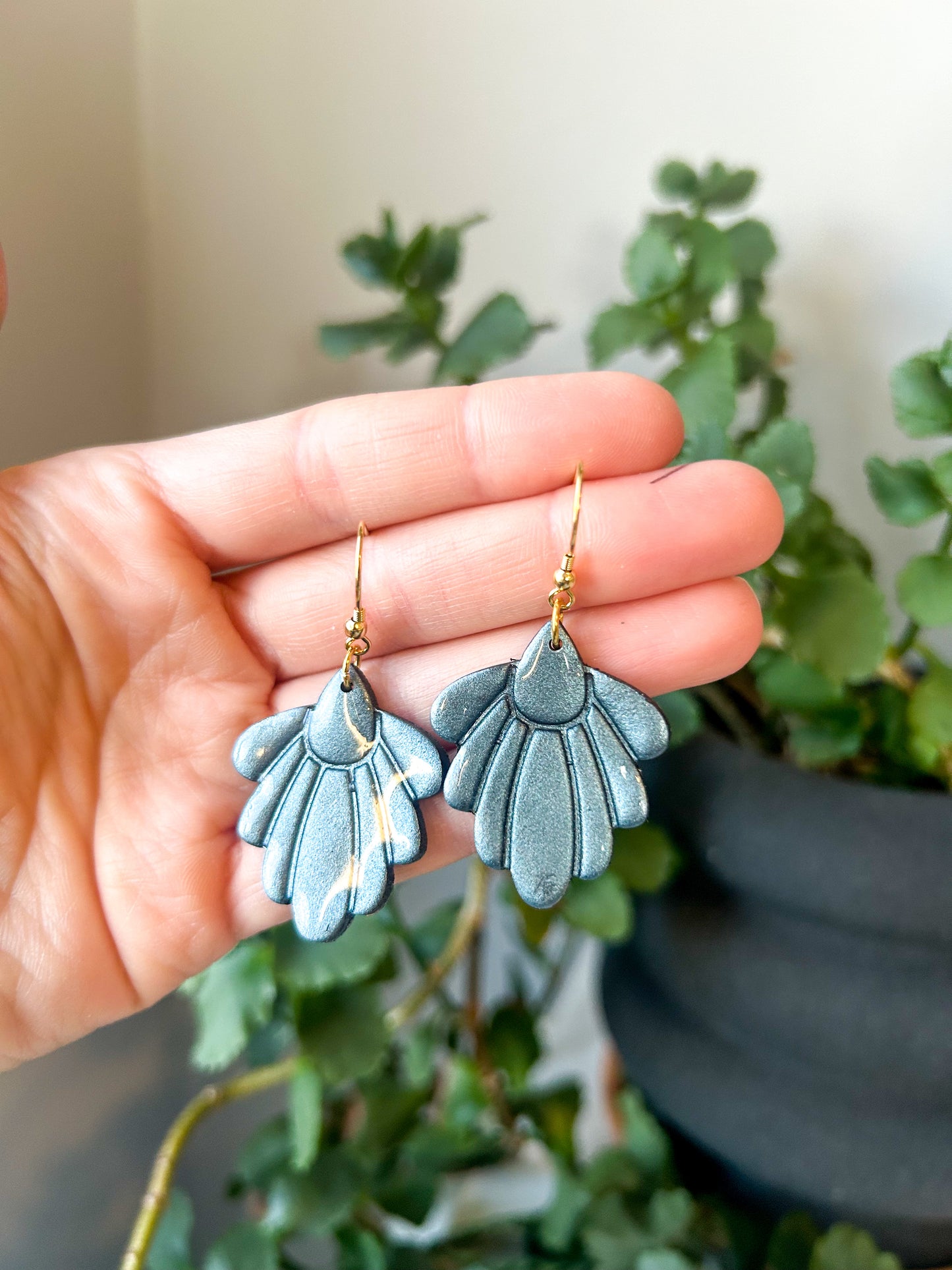 Mica Powder Scallop Dangles