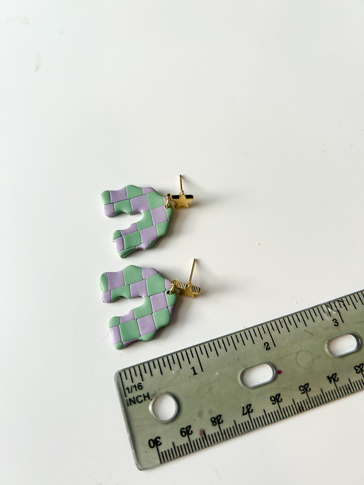 Star Top Checker Squiggle Dangles