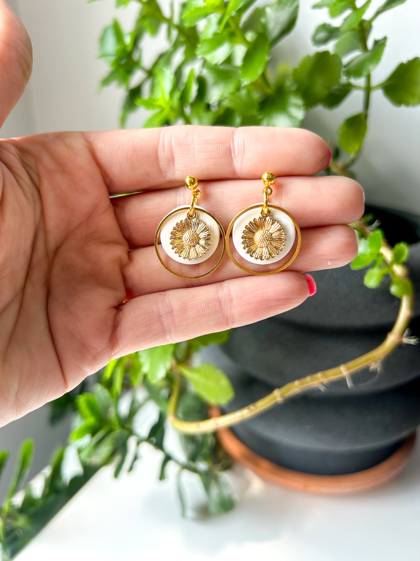 Daisy Charm Mini Dangles