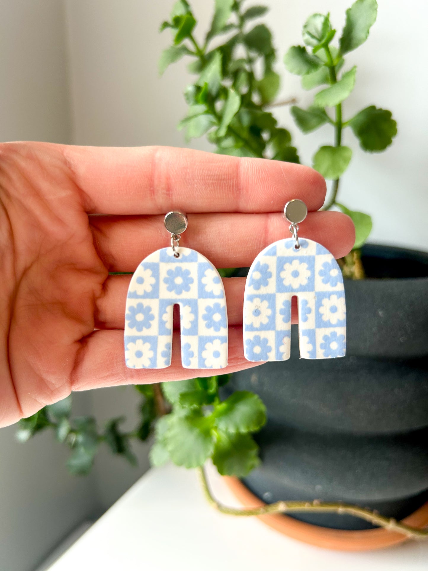 Retro Checker Flower Arches