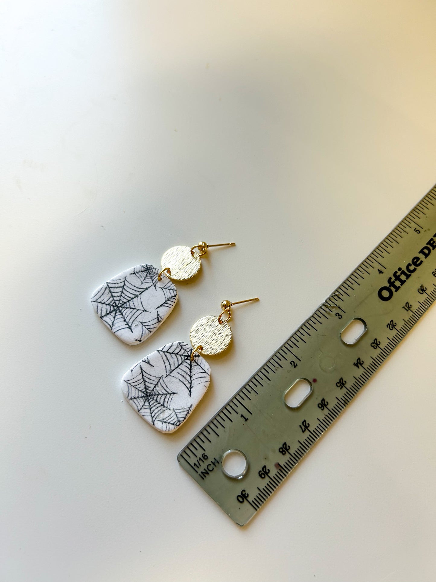 Spiderweb Rhombus Dangles