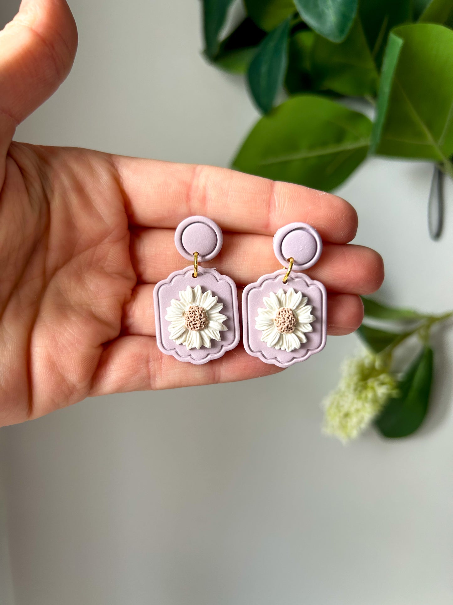 Daisy Frame Dangles