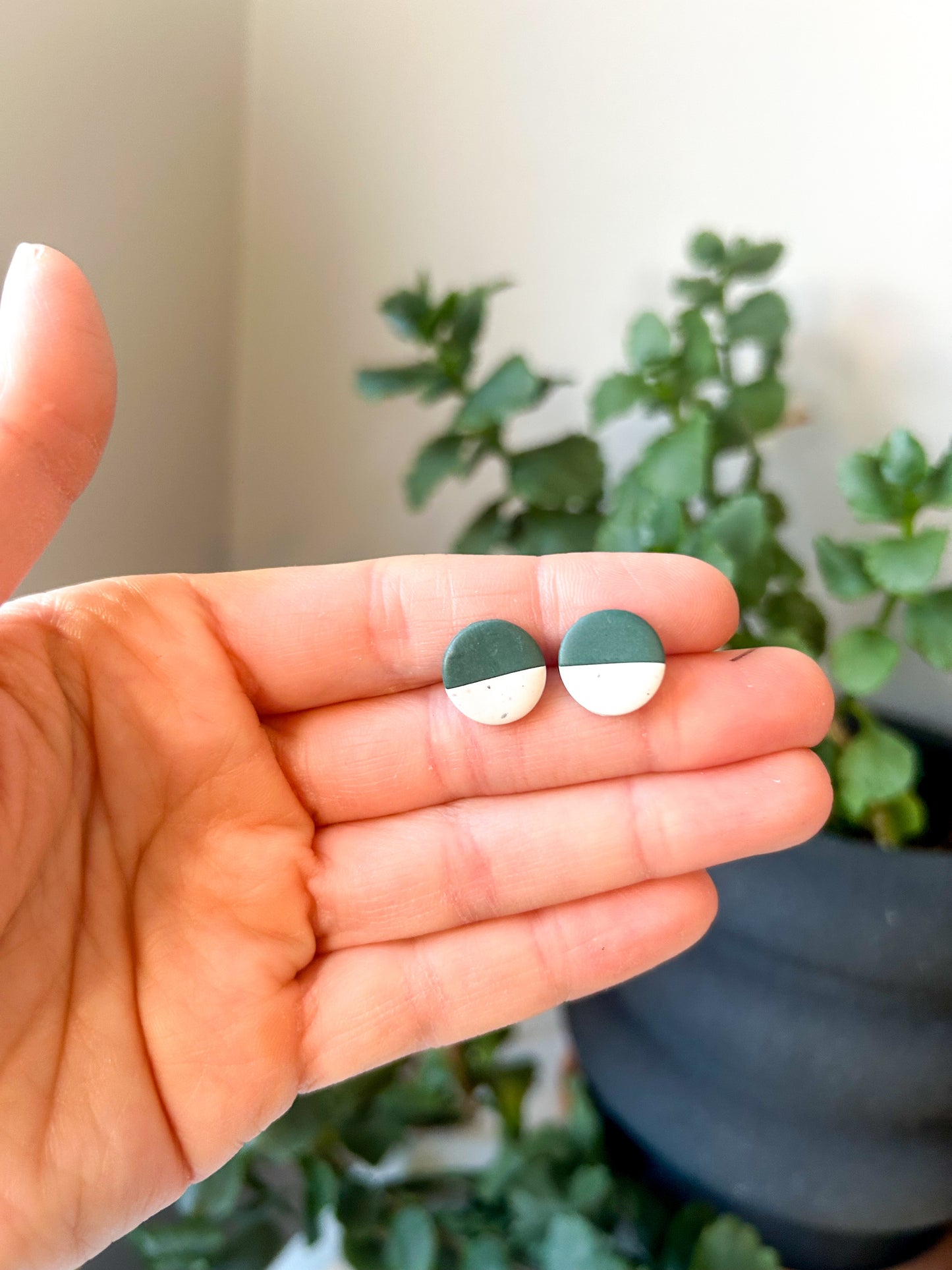 1/2 Green and White Studs