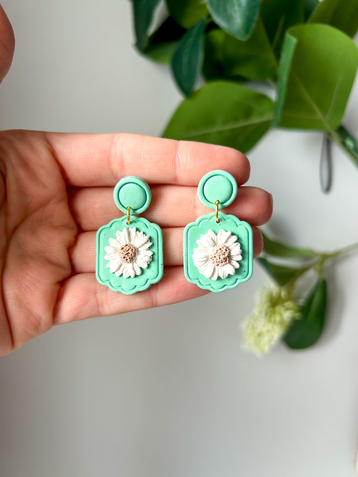 Daisy Frame Dangles