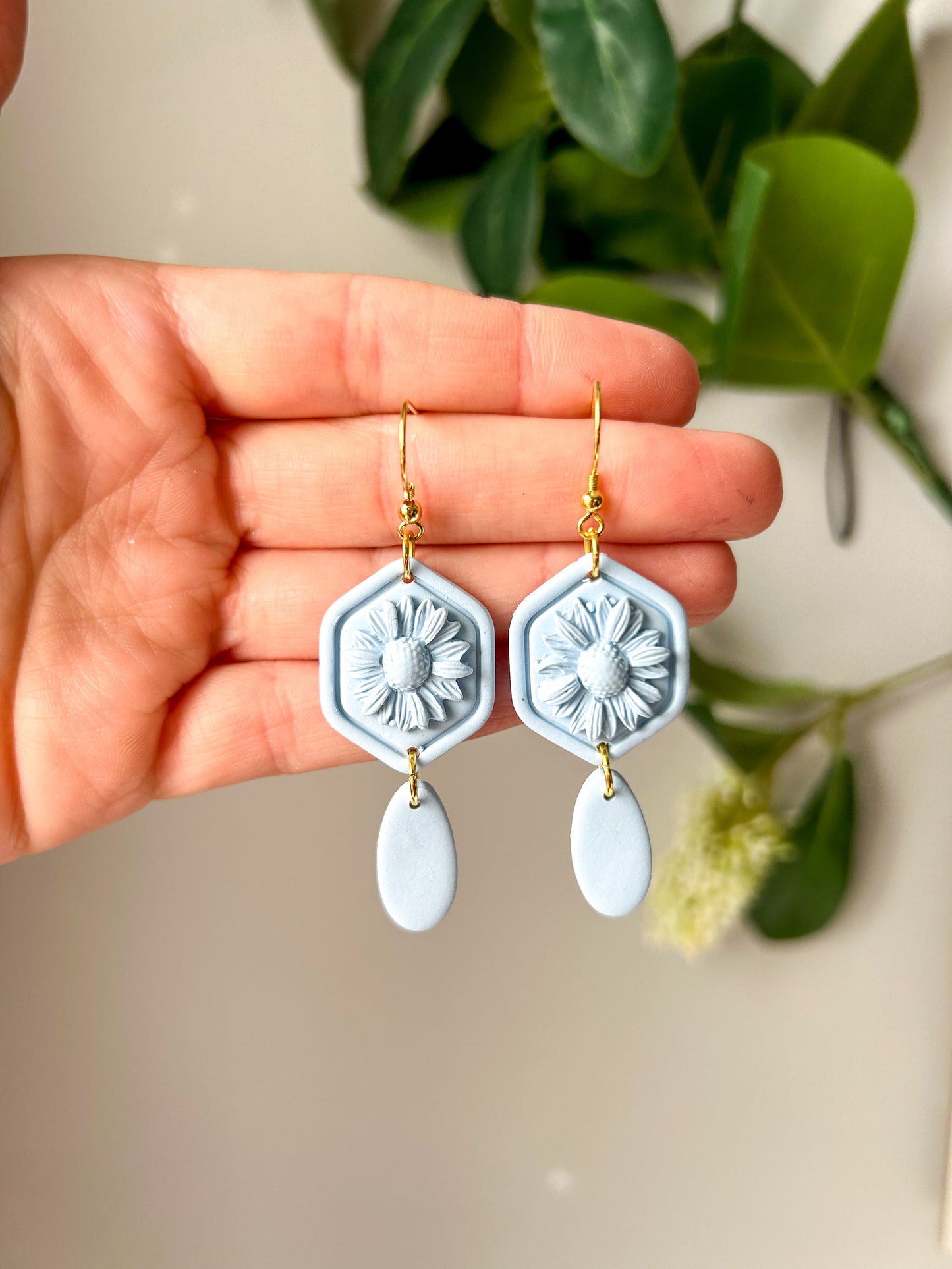 Monochrome Daisy Dangles