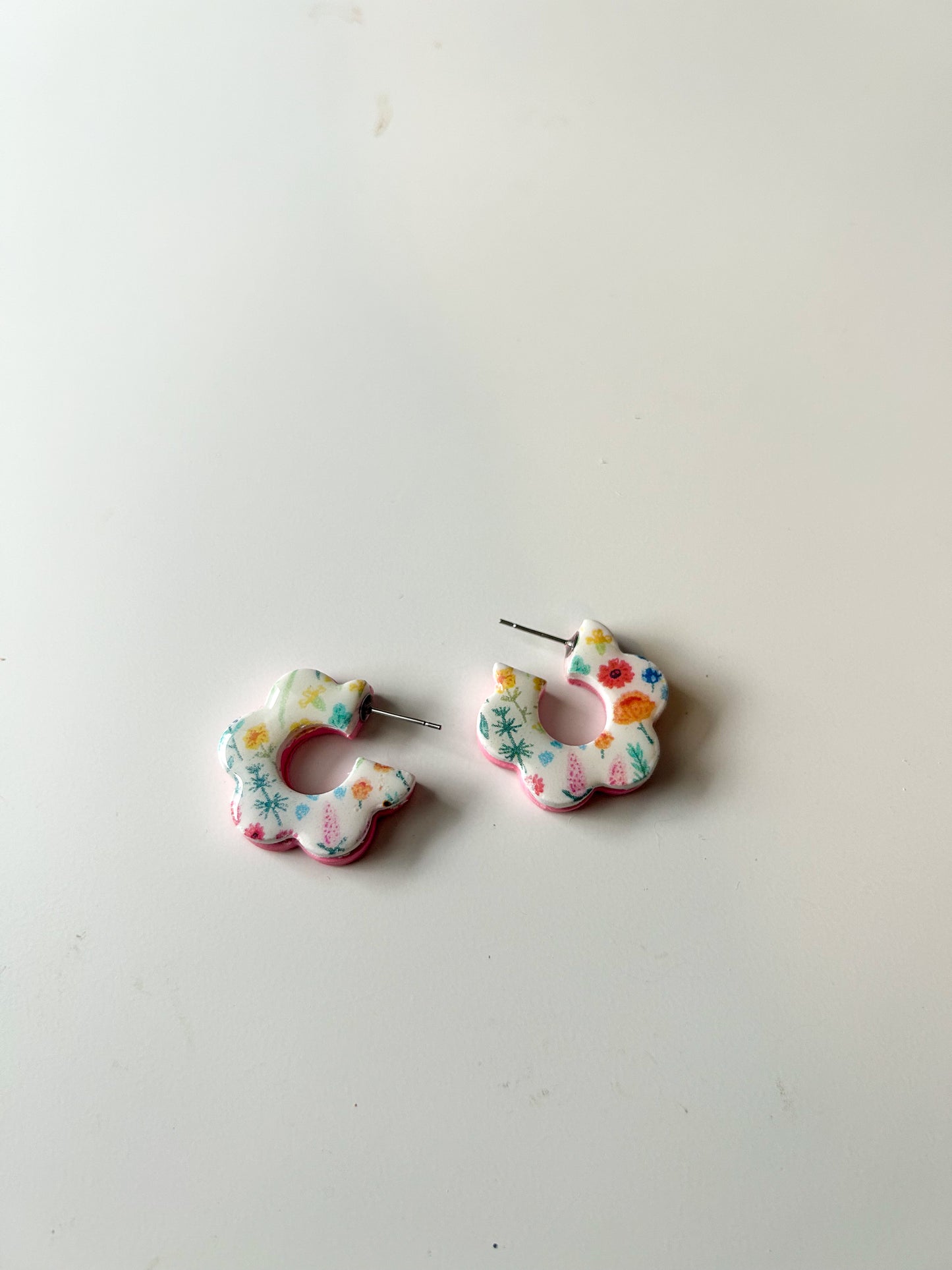 Wildflower Scalloped Hoops