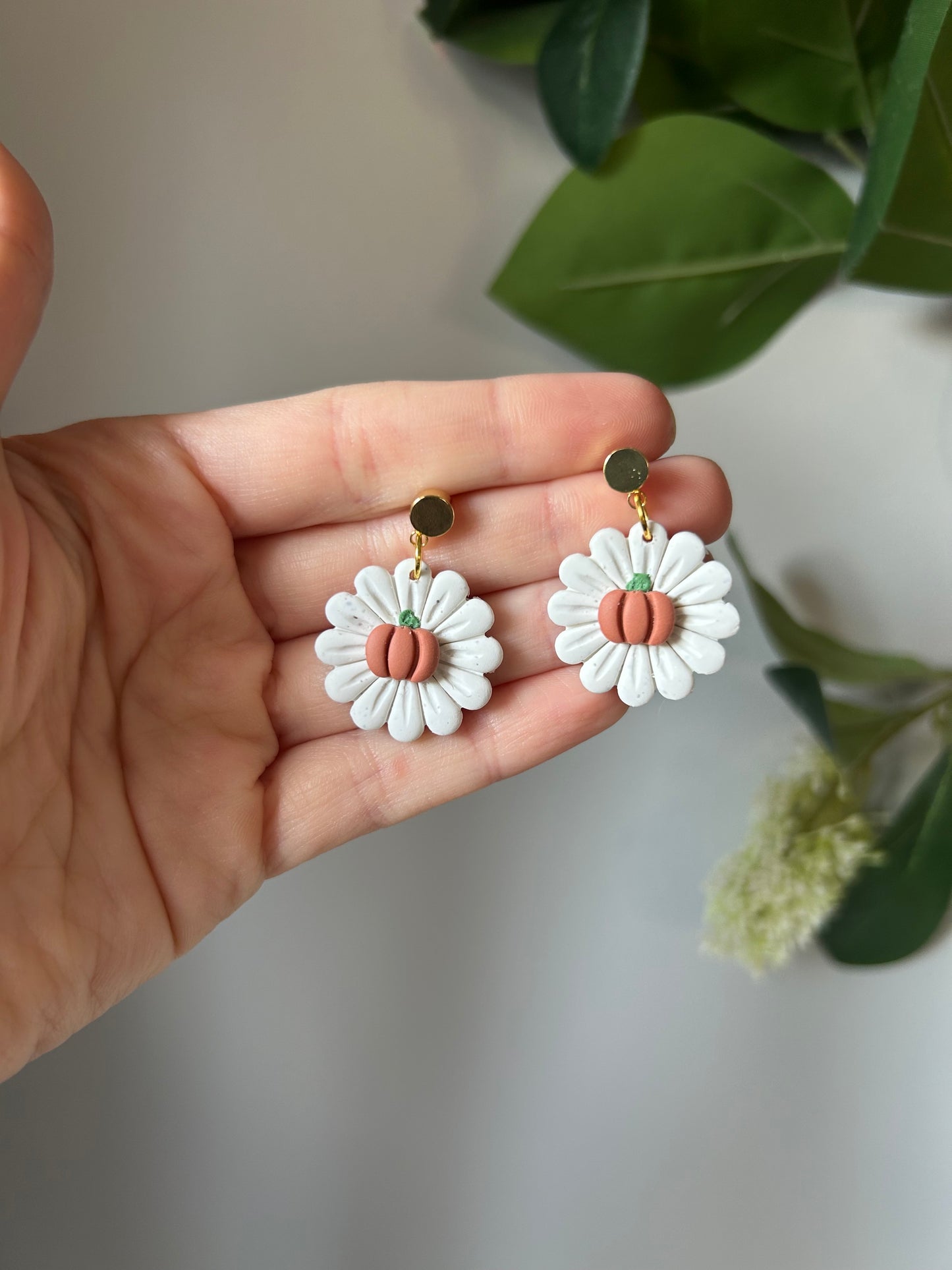 Pumpkin Center Daisy Dangles