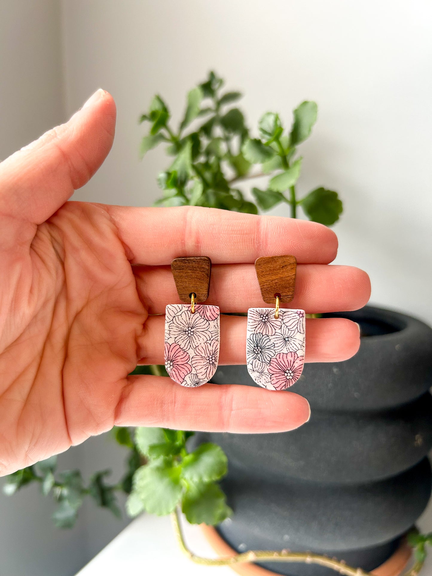 Scallop Flower Mini Drops
