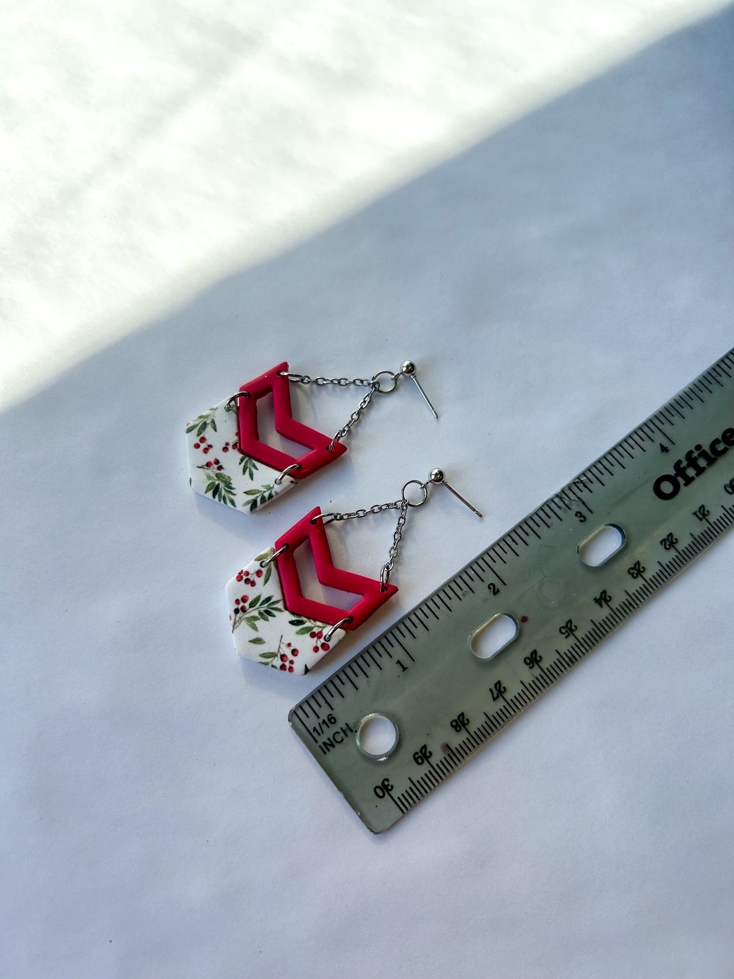 Mistletoe Arrow Chain Dangles