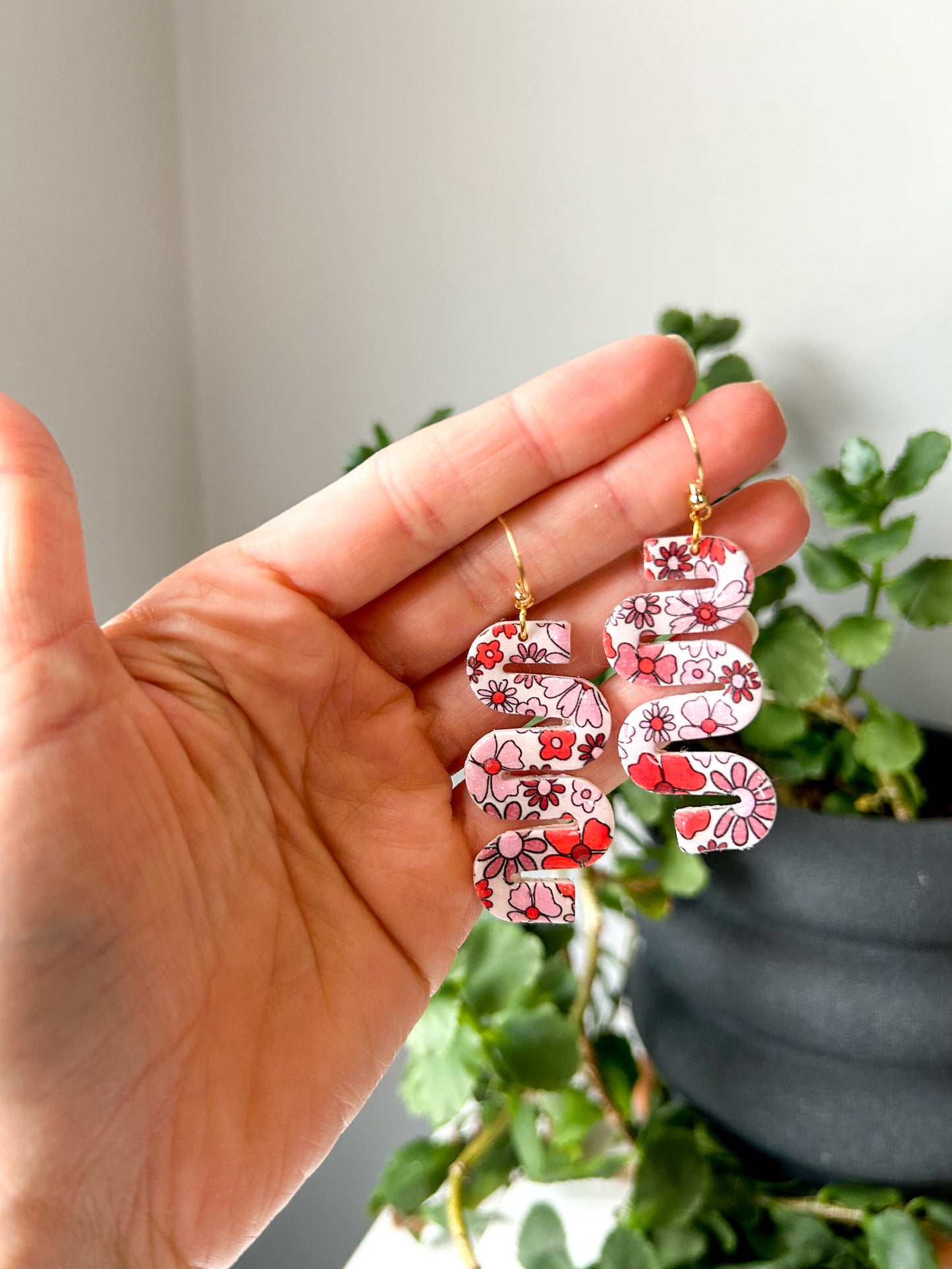 Retro Valentine’s Day Floral Squiggle Dangles