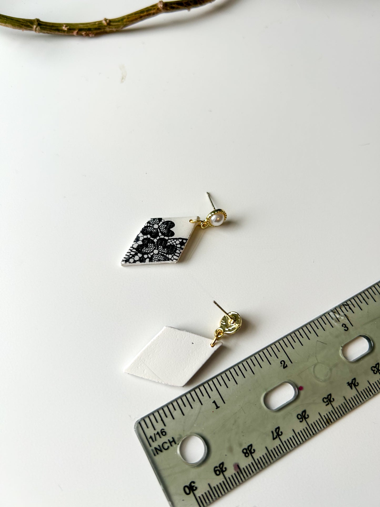 Lace Pattern Pearl Top Diamond Dangles